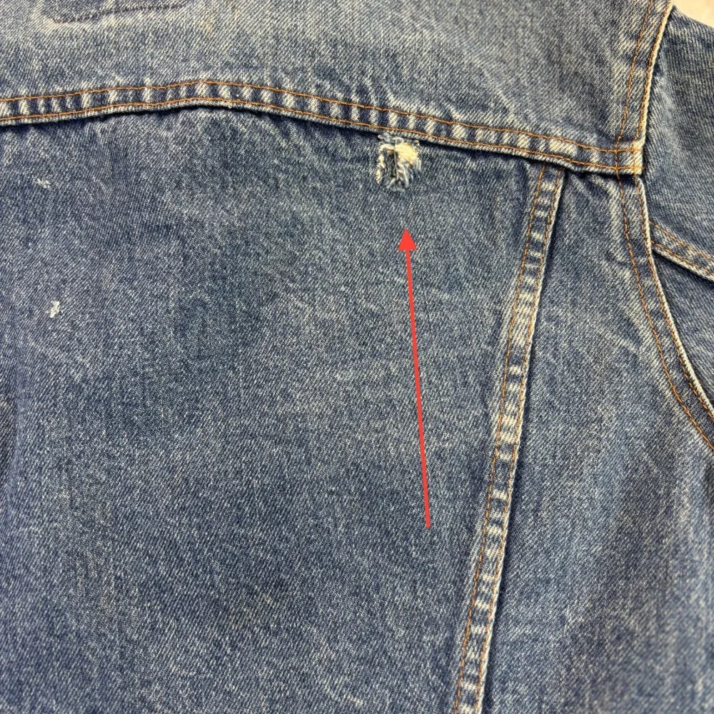 Levi's 71506‎ 0216 Vintage Trucker Jacket Men's 40 Made in Canada Denim Distress